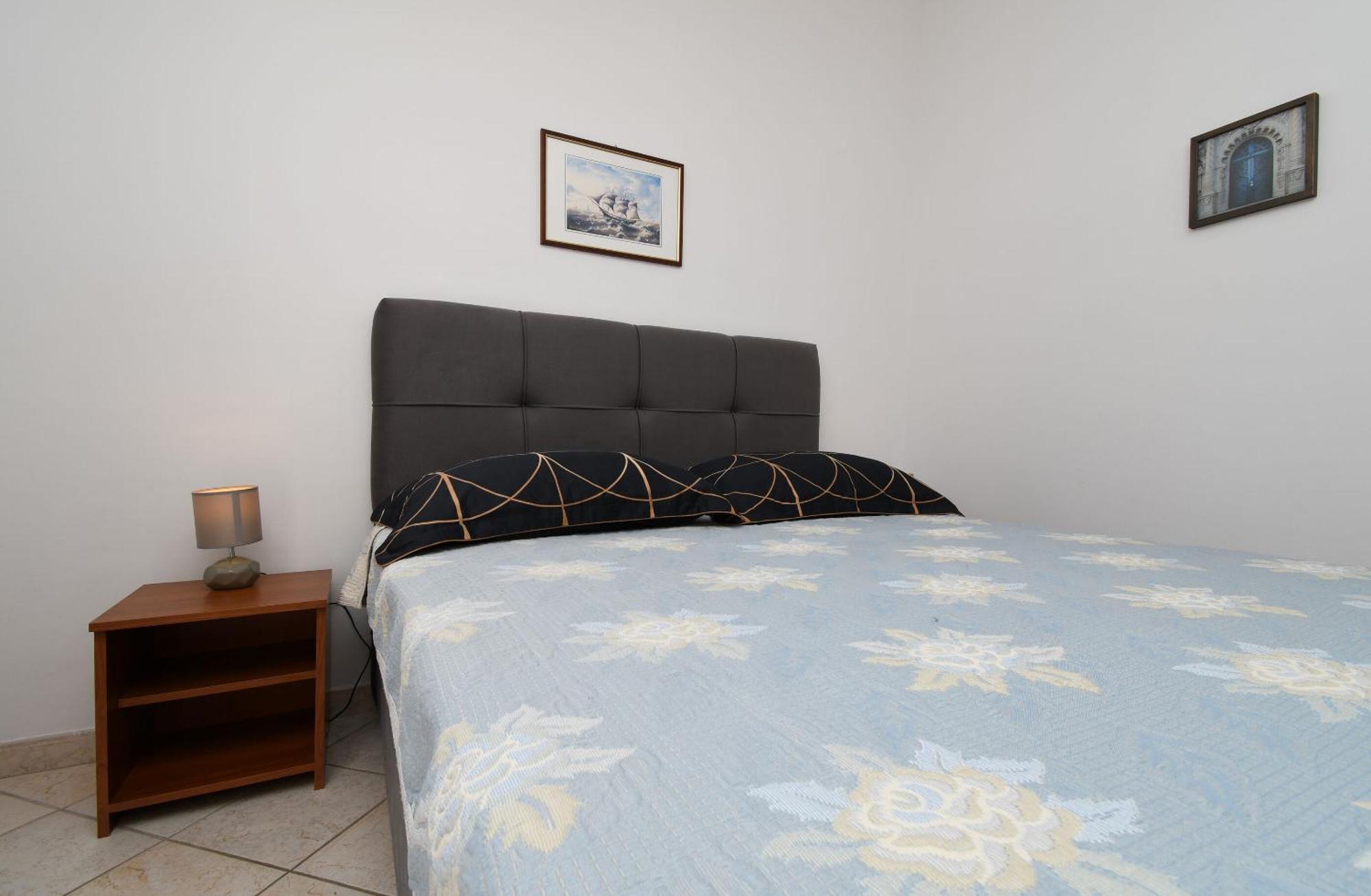 Apartments Biserka - 50 M From Beach トロギール エクステリア 写真