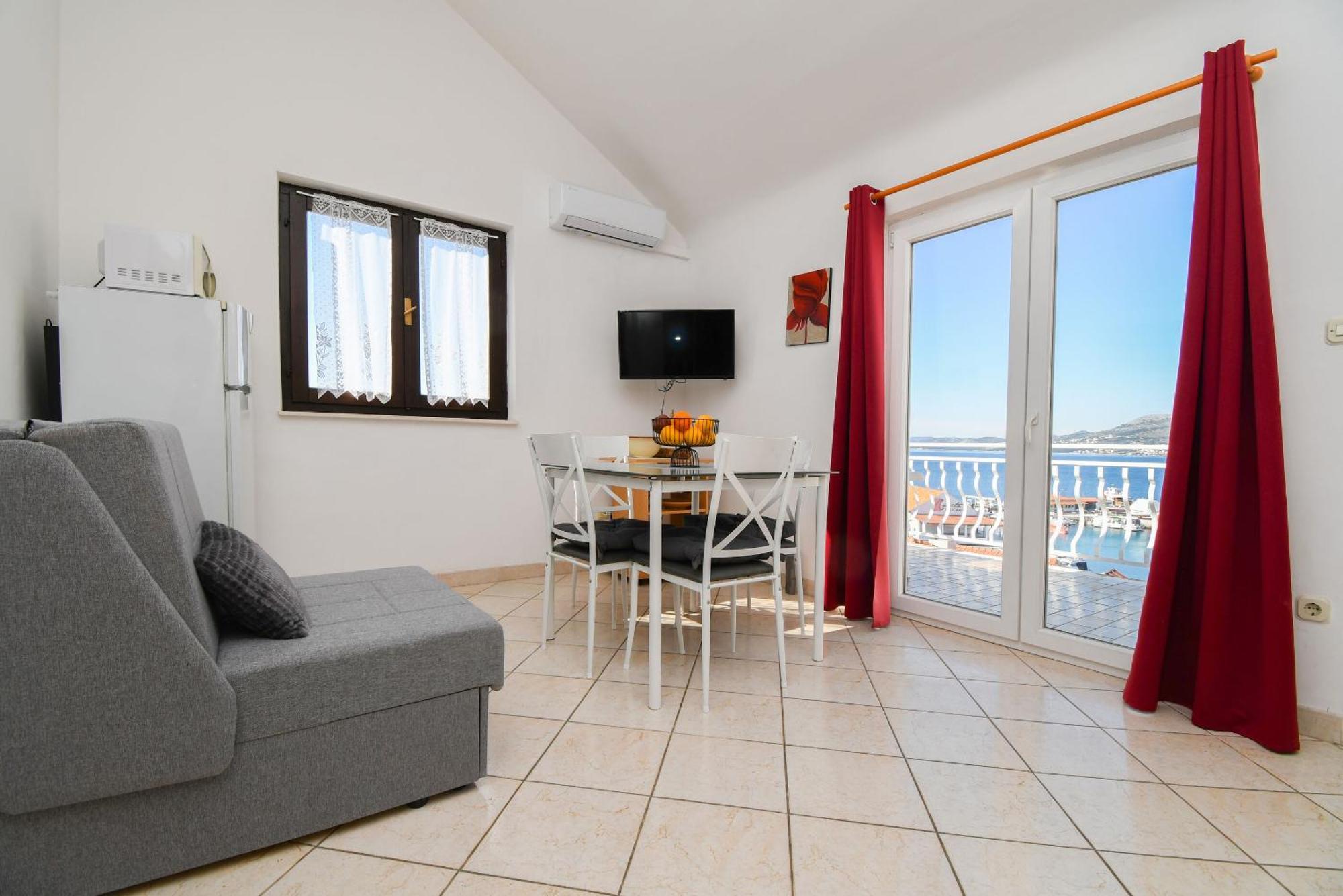 Apartments Biserka - 50 M From Beach トロギール エクステリア 写真