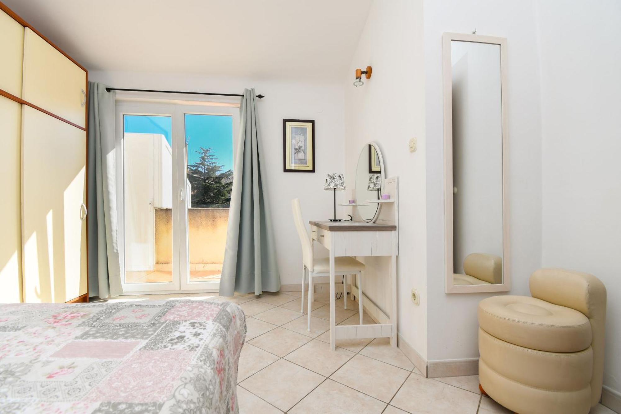 Apartments Biserka - 50 M From Beach トロギール エクステリア 写真
