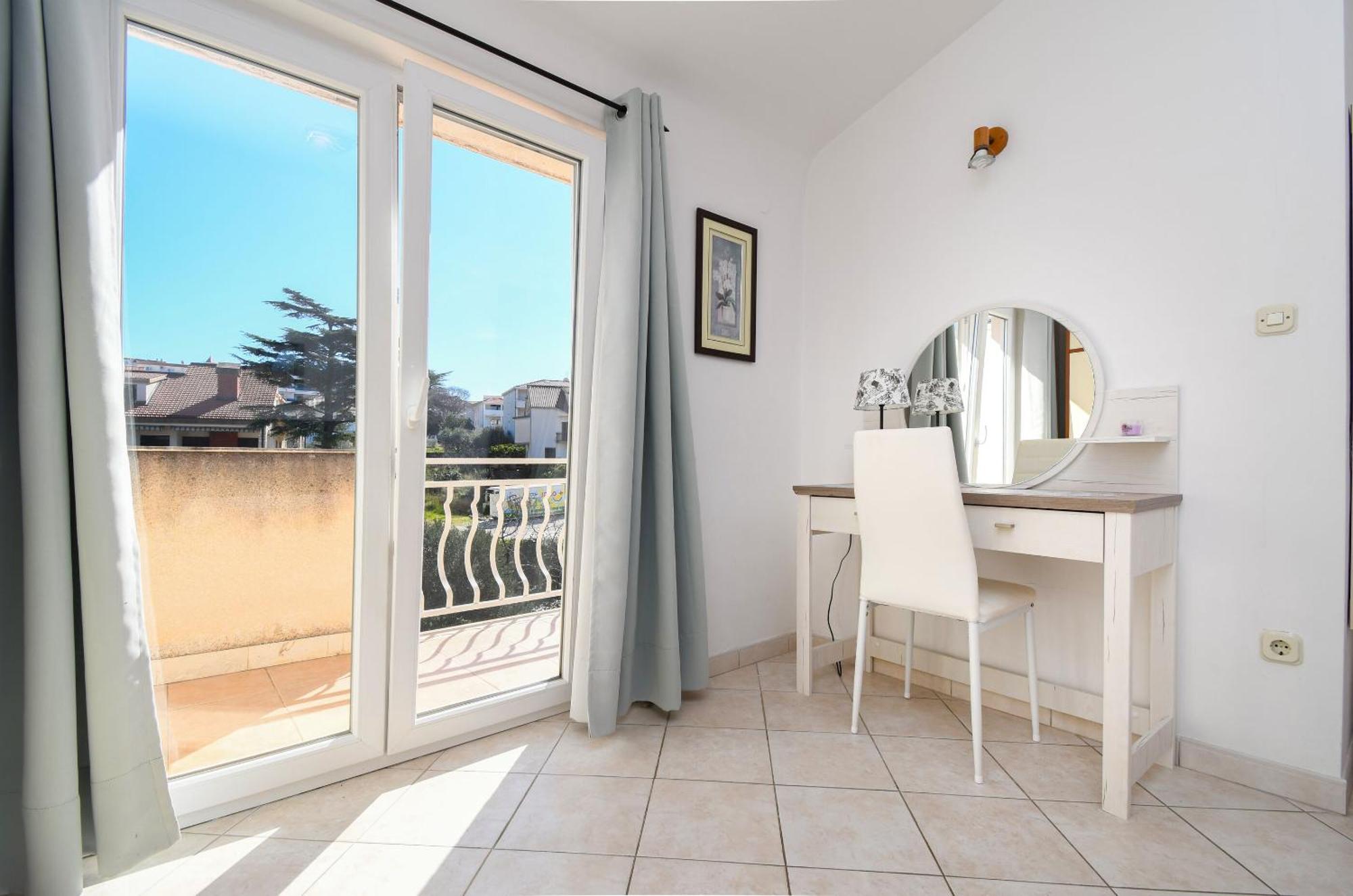 Apartments Biserka - 50 M From Beach トロギール エクステリア 写真