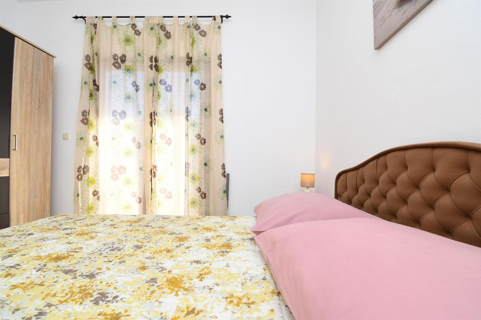 Apartments Biserka - 50 M From Beach トロギール エクステリア 写真