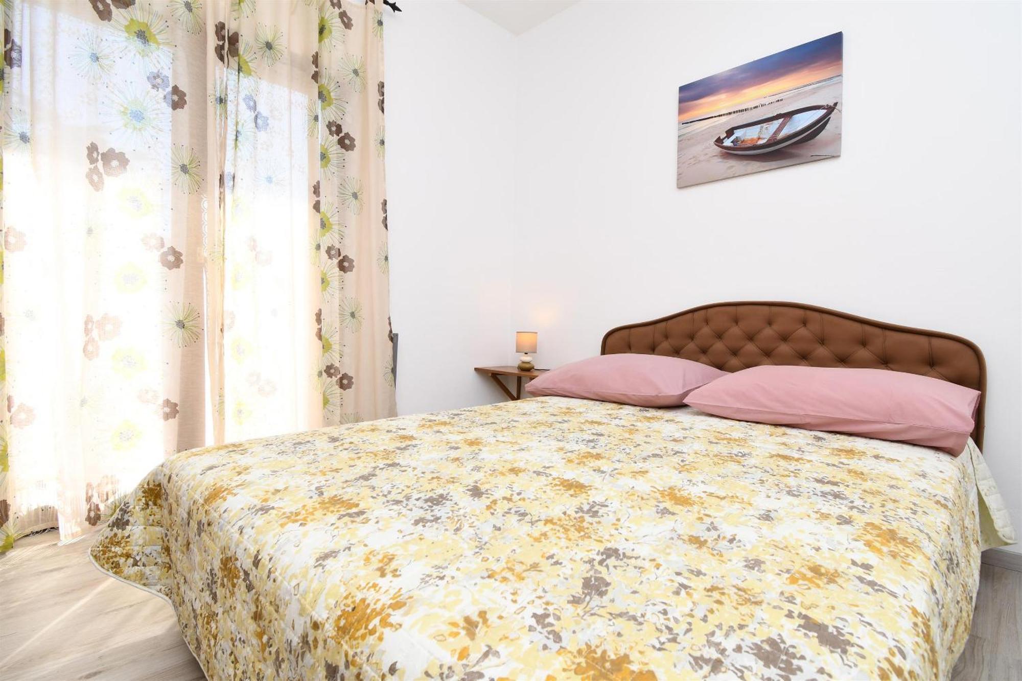 Apartments Biserka - 50 M From Beach トロギール エクステリア 写真