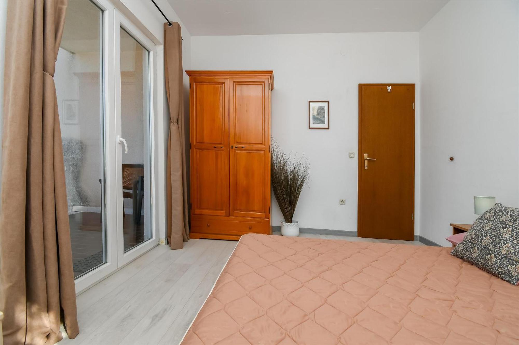 Apartments Biserka - 50 M From Beach トロギール エクステリア 写真