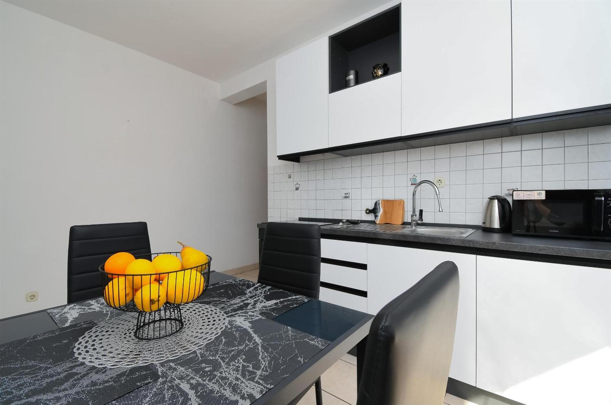 Apartments Biserka - 50 M From Beach トロギール エクステリア 写真