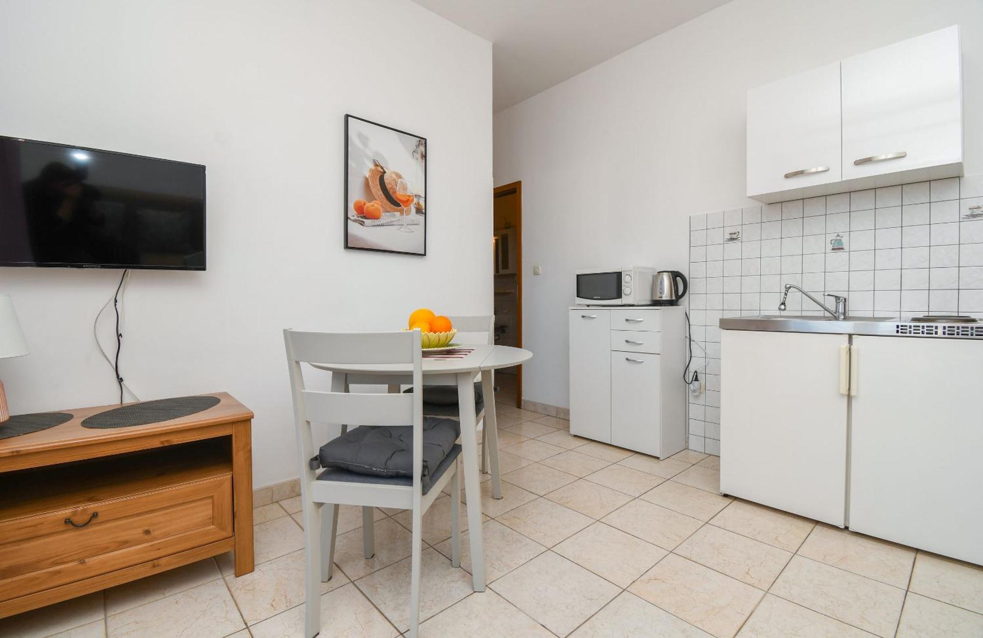 Apartments Biserka - 50 M From Beach トロギール エクステリア 写真